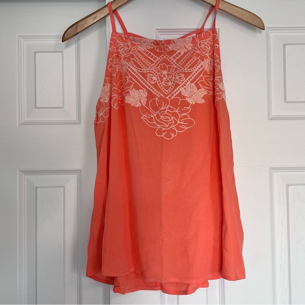 Love on a Hanger top Lg EUC